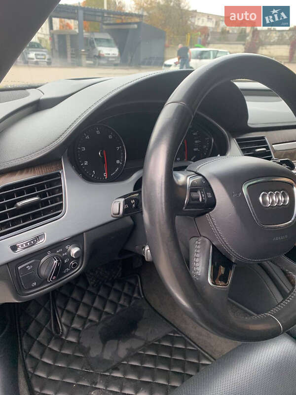Седан Audi A8 2014 в Калуше