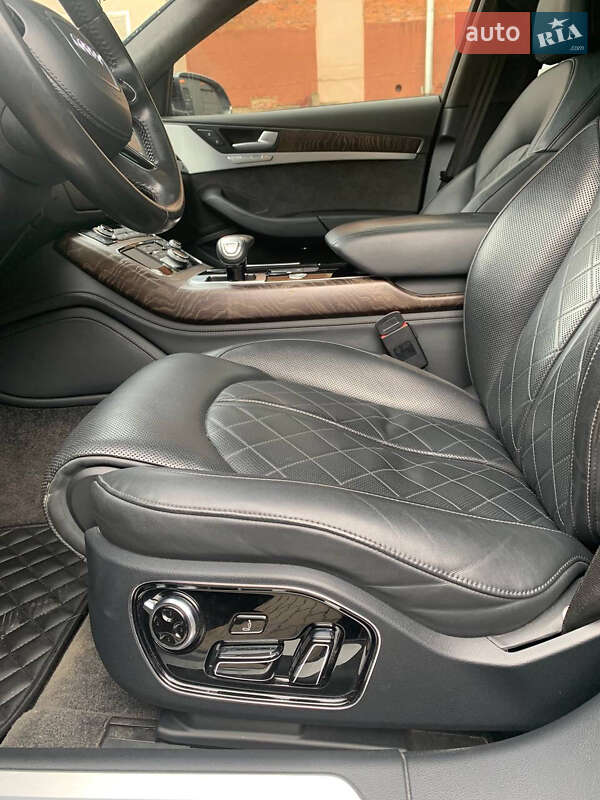 Седан Audi A8 2014 в Калуше