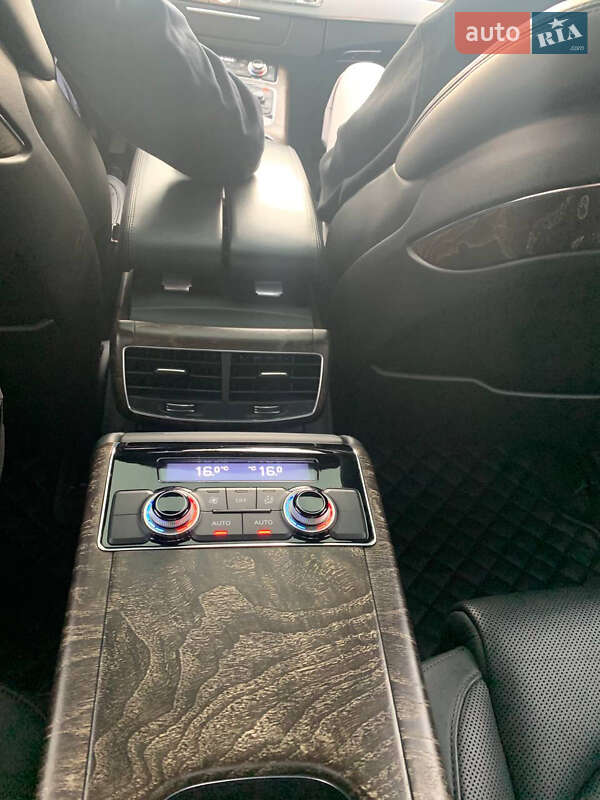 Седан Audi A8 2014 в Калуше