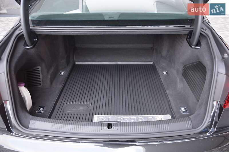 Седан Audi A8 2018 в Киеве фото 10 Седан Audi A8 2018 в Киеве