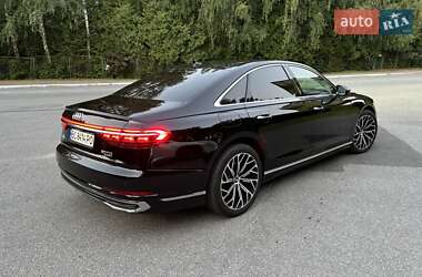 Седан Audi A8 2023 в Трускавці