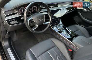 Седан Audi A8 2023 в Трускавці