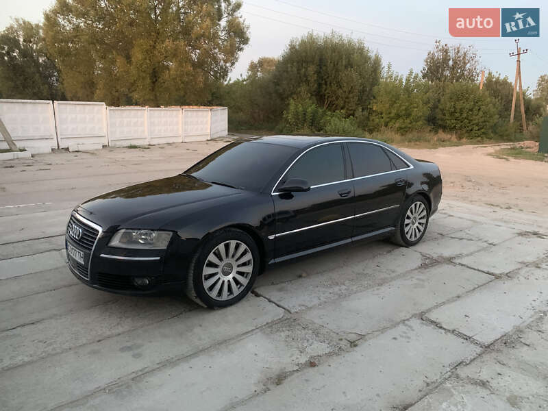 Седан Audi A8 2003 в Золочеве