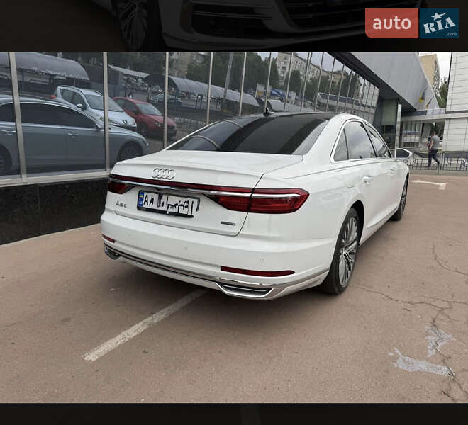 Седан Audi A8 2018 в Киеве