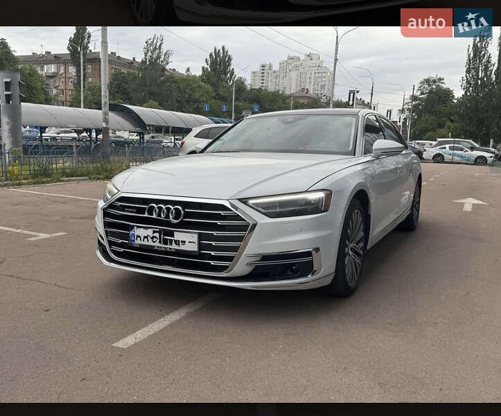 Седан Audi A8 2018 в Киеве