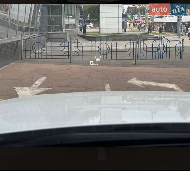 Седан Audi A8 2018 в Киеве