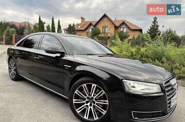 Седан Audi A8 2013 в Ужгороді