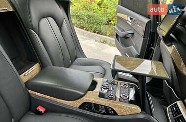Седан Audi A8 2013 в Ужгороде