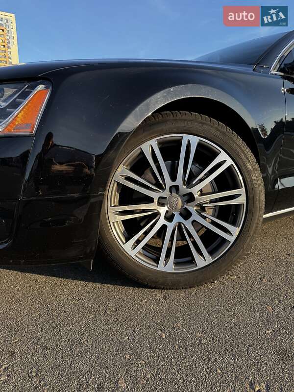 Седан Audi A8 2013 в Києві