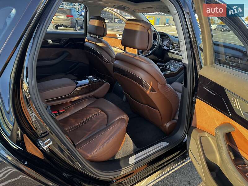 Седан Audi A8 2013 в Києві