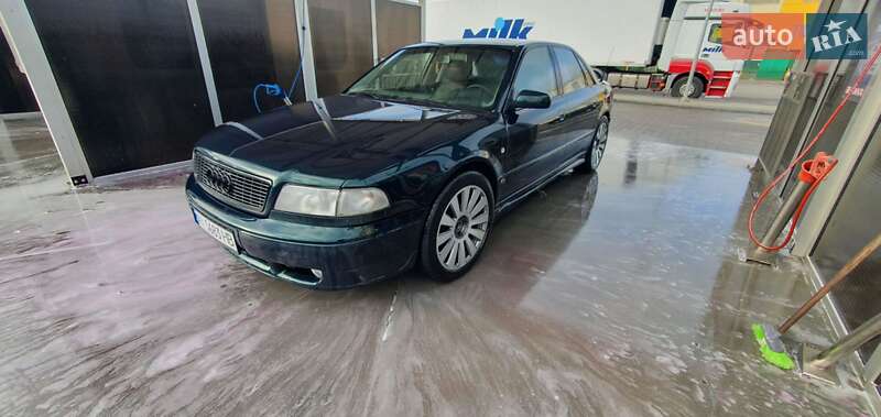 Седан Audi A8 1997 в Киеве