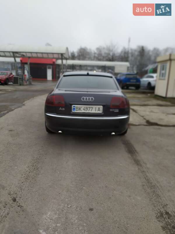 Седан Audi A8 2004 в Ровно