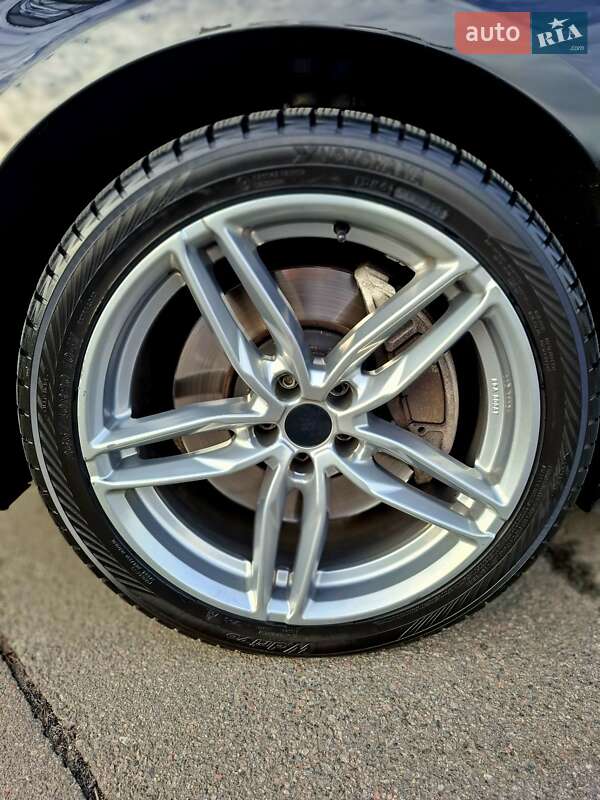 Седан Audi A8 2011 в Киеве