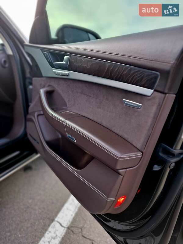 Седан Audi A8 2011 в Києві