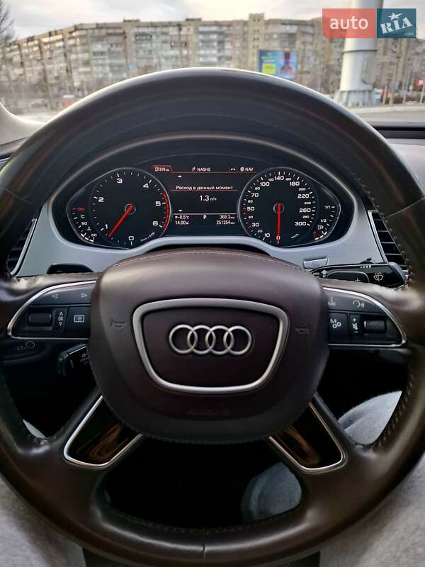 Седан Audi A8 2011 в Києві