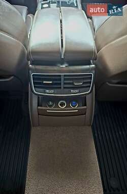 Седан Audi A8 2011 в Киеве