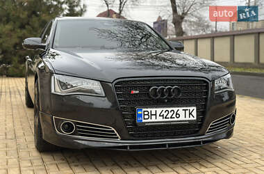 Седан Audi A8 2012 в Одесі