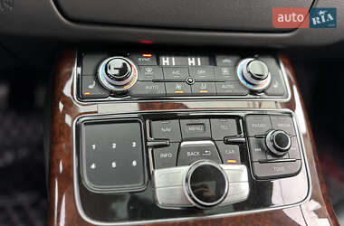 Седан Audi A8 2012 в 