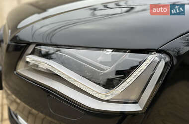 Седан Audi A8 2012 в 