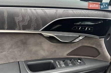 Седан Audi A8 2021 в 