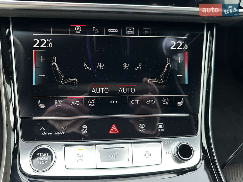 Седан Audi A8 2021 в Киеве