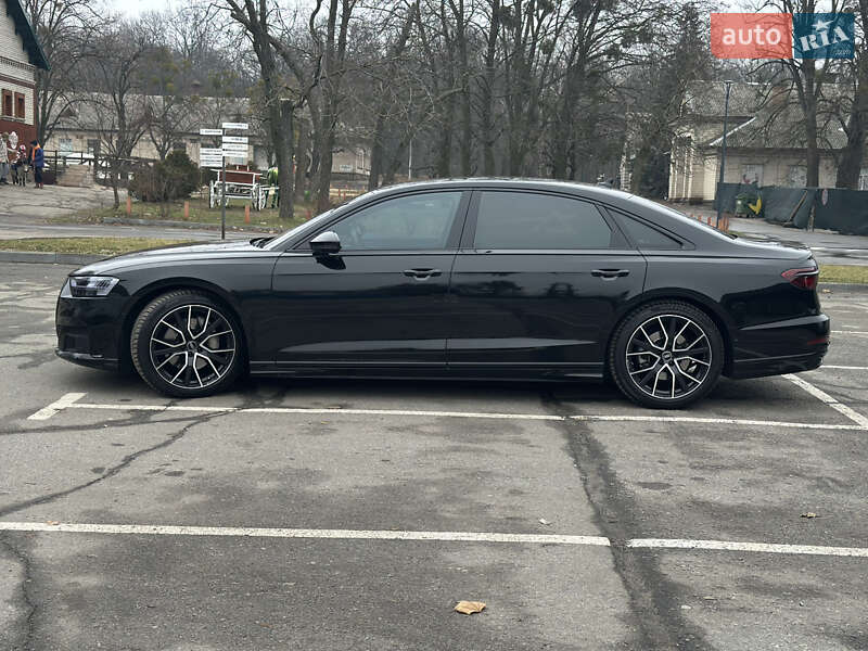 Седан Audi A8 2021 в Киеве