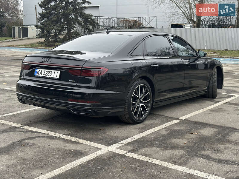Седан Audi A8 2021 в Киеве