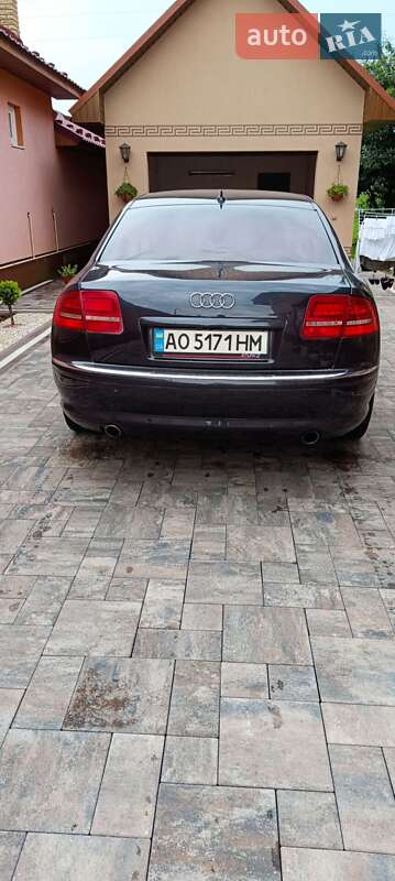 Седан Audi A8 2009 в Виноградові