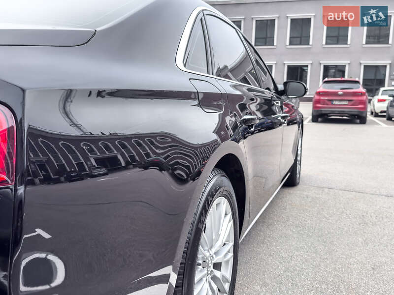 Седан Audi A8 2014 в Киеве