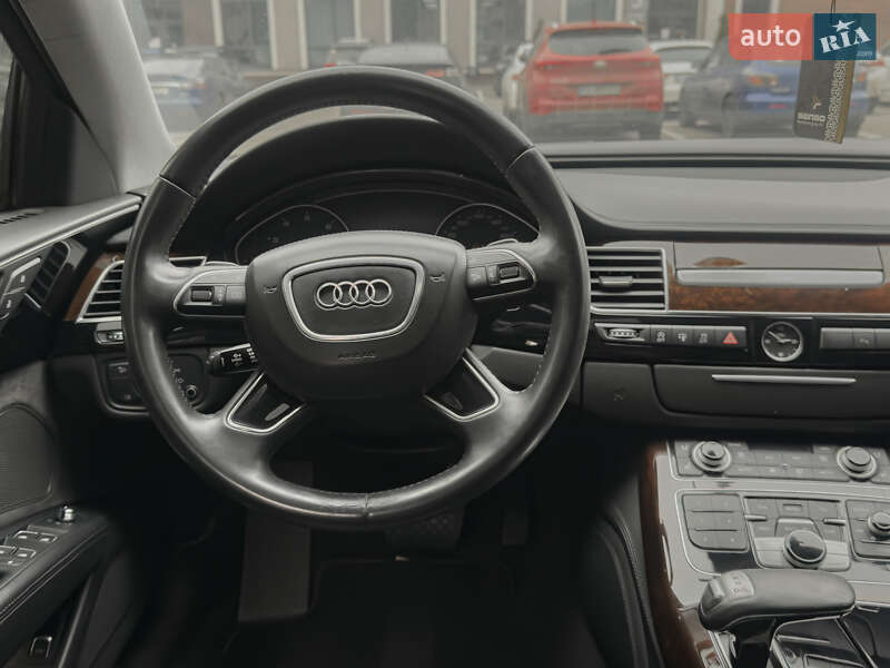 Седан Audi A8 2014 в Киеве