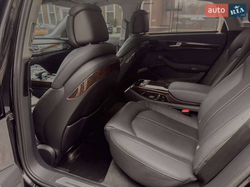 Седан Audi A8 2014 в Киеве