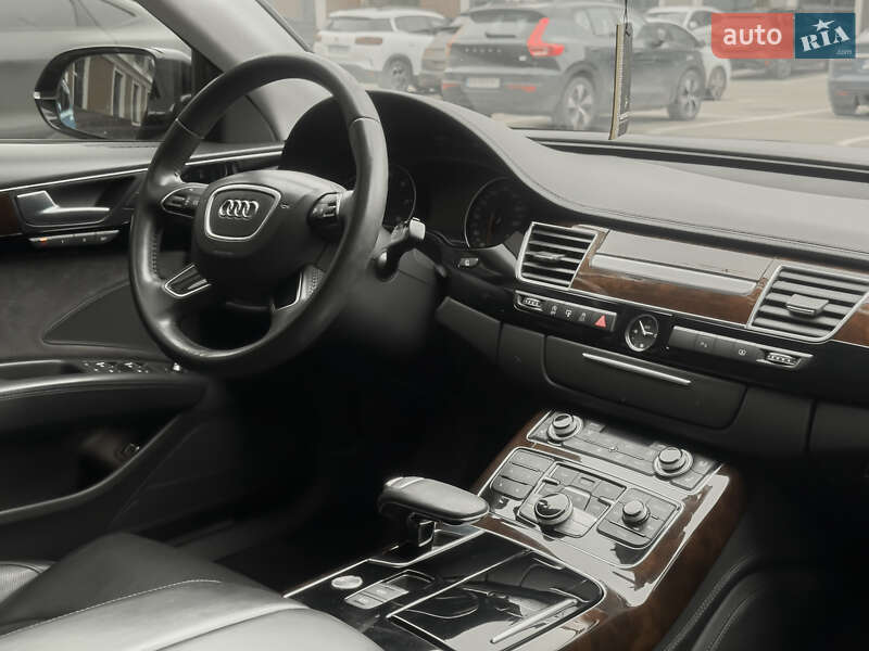 Седан Audi A8 2014 в Киеве