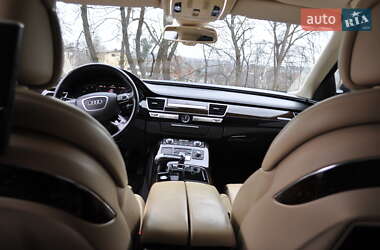 Седан Audi A8 2012 в Києві
