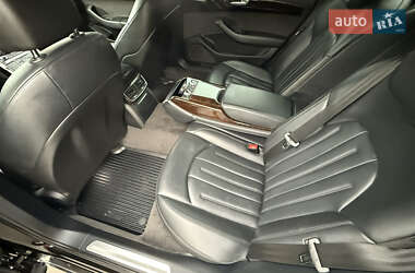 Седан Audi A8 2017 в 