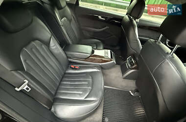 Седан Audi A8 2017 в 