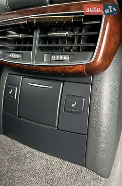 Седан Audi A8 2011 в 