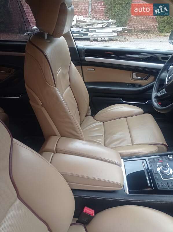 Седан Audi A8 2008 в Погребище