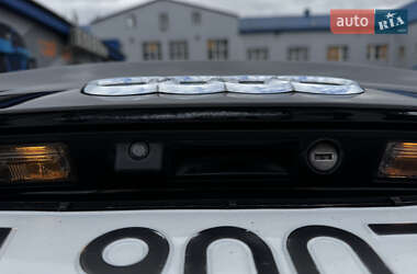 Седан Audi A8 2011 в 