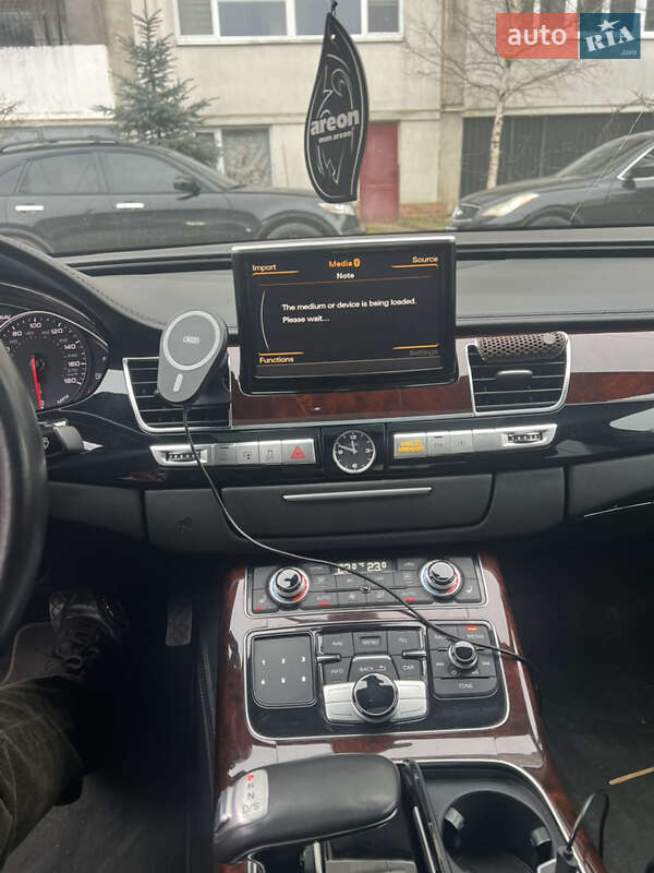 Седан Audi A8 2012 в Тернополе