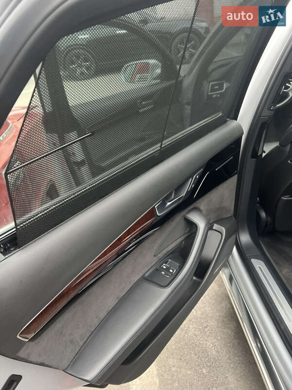 Седан Audi A8 2012 в Тернополе
