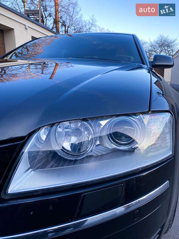 Седан Audi A8 2005 в Виннице