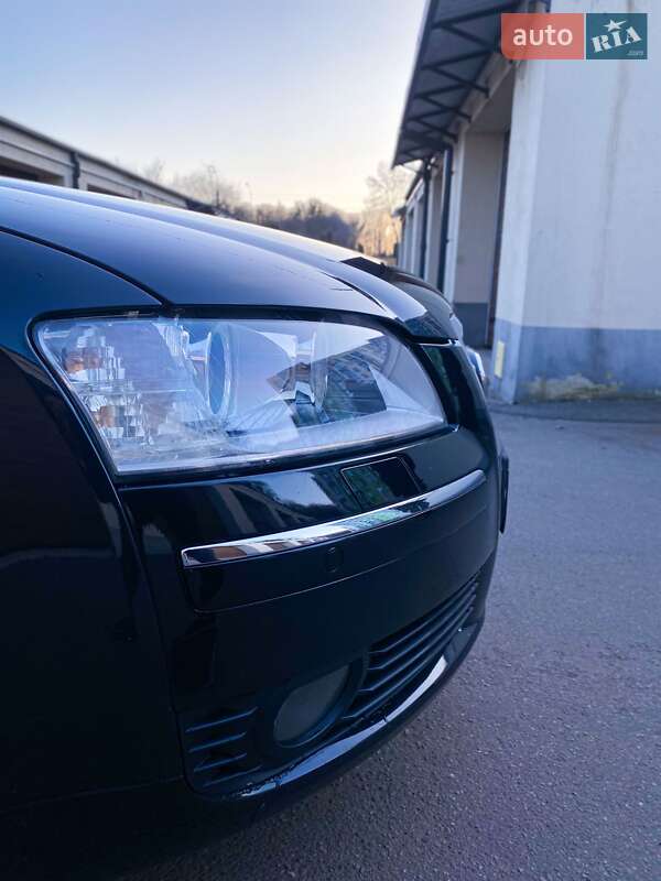 Седан Audi A8 2005 в Виннице