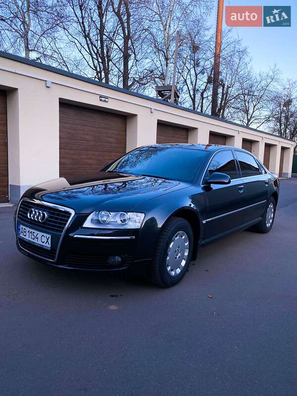 Седан Audi A8 2005 в Виннице