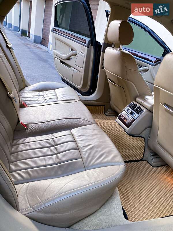 Седан Audi A8 2005 в Виннице