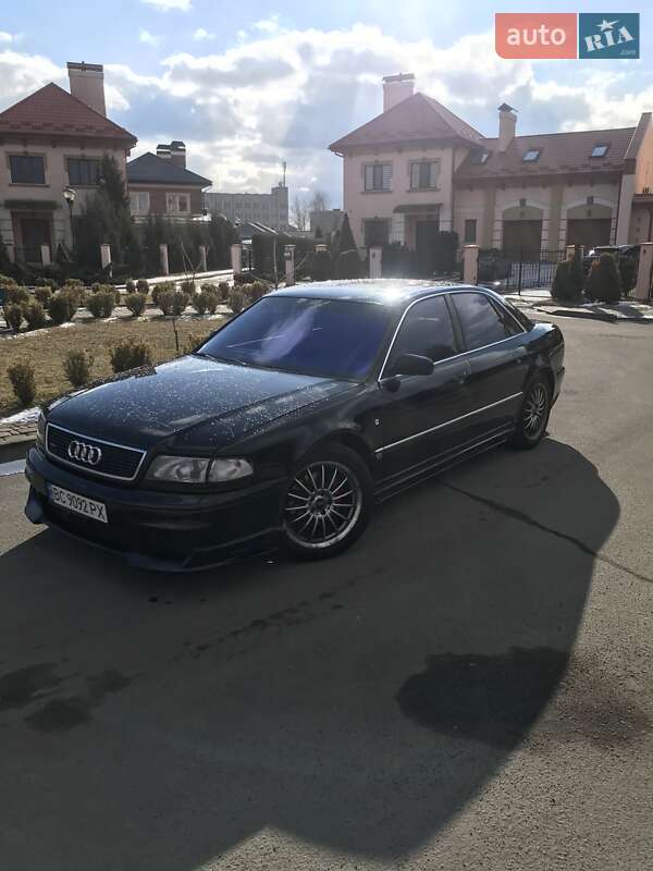 Седан Audi A8 1995 в 