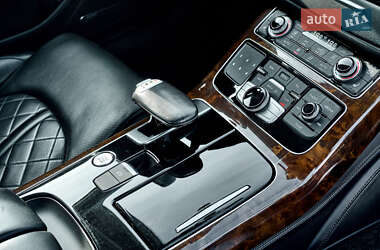 Седан Audi A8 2017 в 