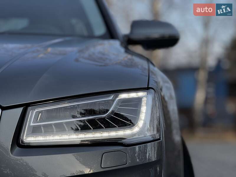 Седан Audi A8 2015 в Дрогобыче