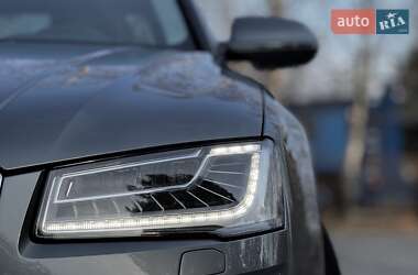 Седан Audi A8 2015 в 