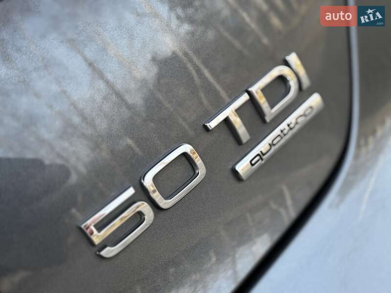 Седан Audi A8 2015 в Дрогобыче