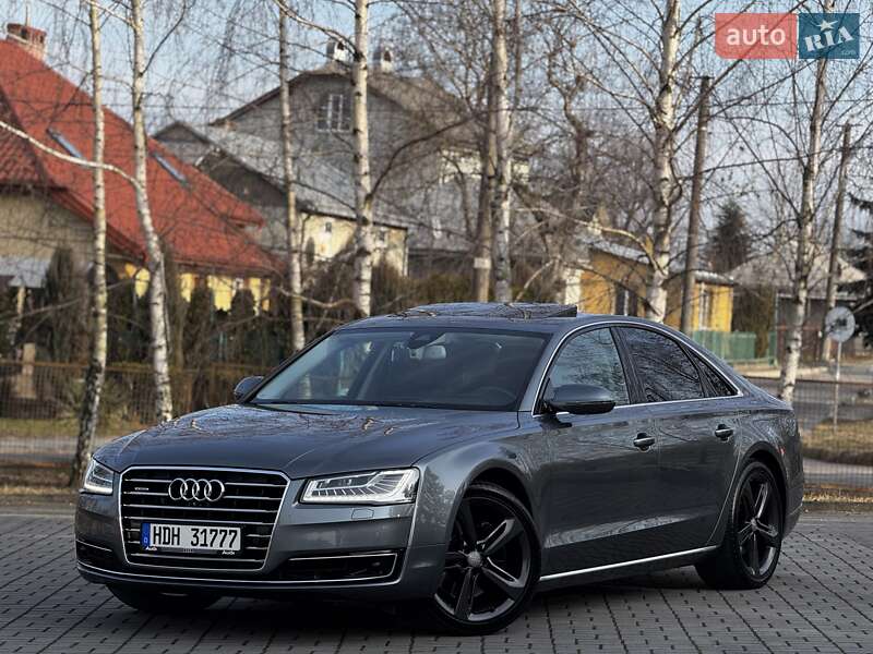 Седан Audi A8 2015 в Дрогобыче